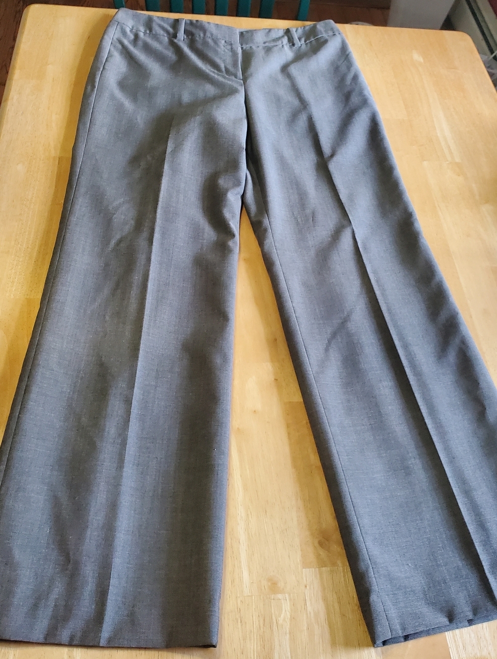 Ann Taylor Signature grey dress pants size 10 NWT (C40)**